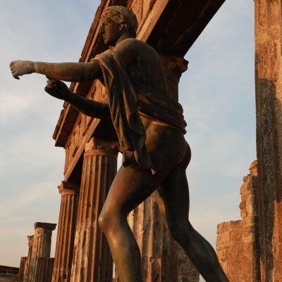 Pompeii: 2h Group Tour with a certified licensed guide/ Free entrance days (no ticket)