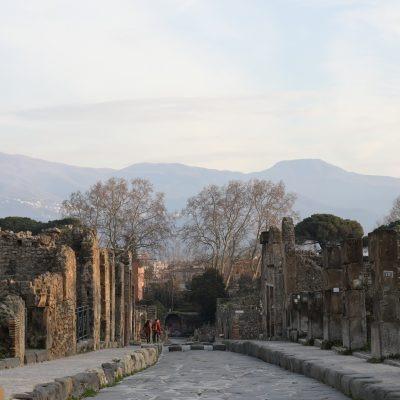 Pompeii: 2h Group Tour with a certified licensed guide/ Free entrance days (no ticket)-3