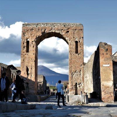 Pompeii: 2h Group Tour with a certified licensed guide/ Free entrance days (no ticket)-1