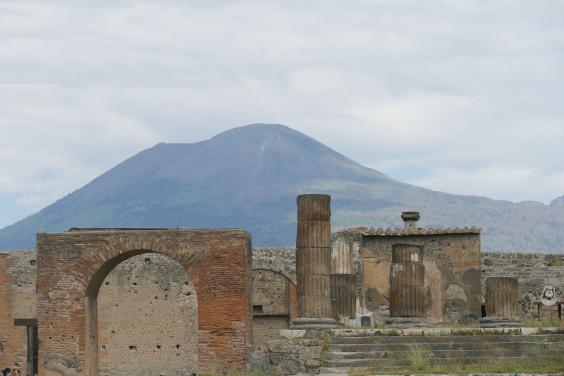 Full day Pompeii and Vesuvius tour from Naples port and railway terminal-3