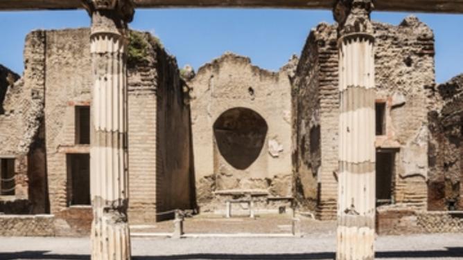 Ercolano: 2 Ore visita guidata di gruppo + biglietto d'ingresso-17