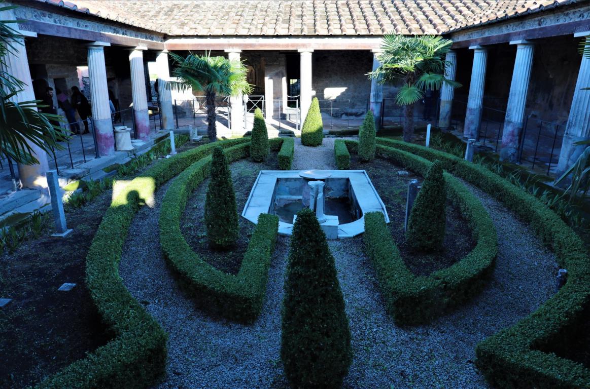 Pompeii: Exclusive 2h private tour with tickets & transfer from Naples or Pompeii-9