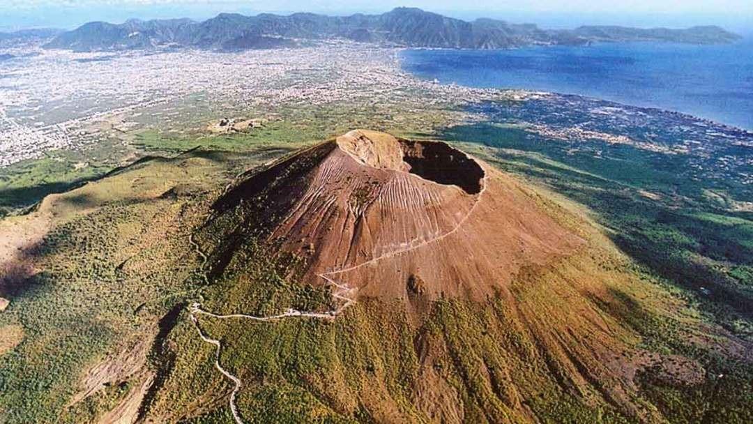 Full Day Tour: Pompeii and Vesuvius with Bus Transfer-2