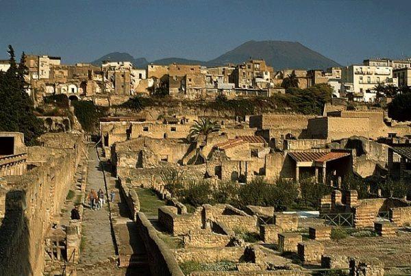 Ercolano: 2 Ore visita guidata di gruppo + biglietto d'ingresso